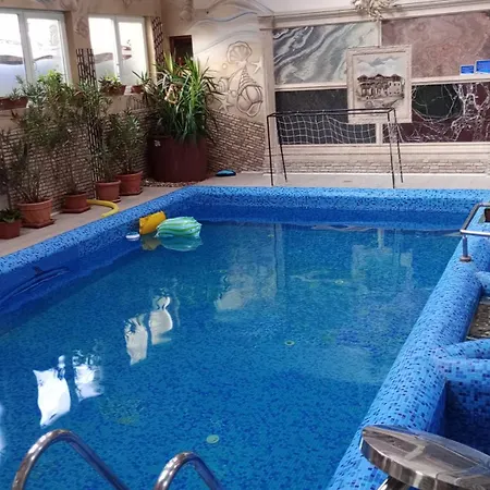 Castle Wellness & 3*