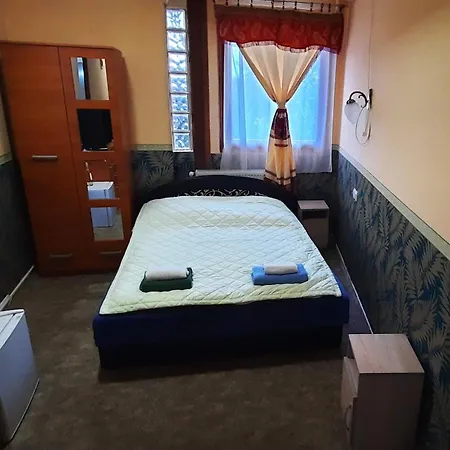 Alojamento de Acomodação e Pequeno-almoço Castle Wellness &