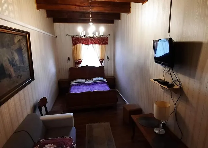 Castle Wellness & 3*